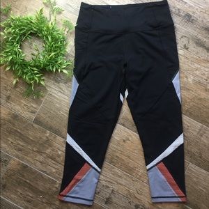 VICTORIA SECRET knockout Capri leggings women sz M